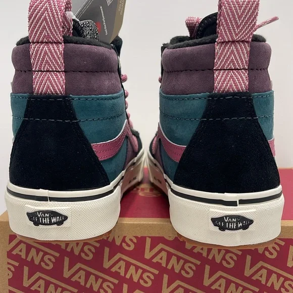 Vans WMNS Sk8-Hi Mte-2 Trekker Multi Color
VNOA5HZZMUL
Boots Cold Weather Snkrs - Picture 13 of 16